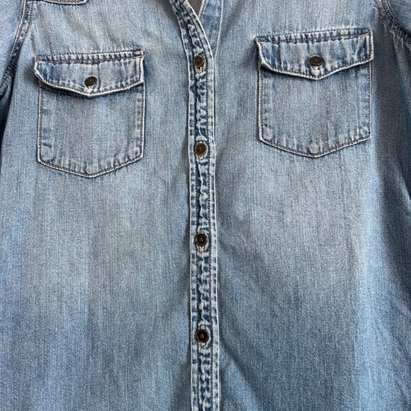 GAP Denim Chambray Button Up Shirt 100% Cotton Small Coastal Cowgirl - Picture 3 of 13